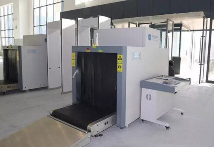 全國(guó)、省市政協(xié)委員體驗(yàn)蘭渝鐵路、視察階州廣場(chǎng)