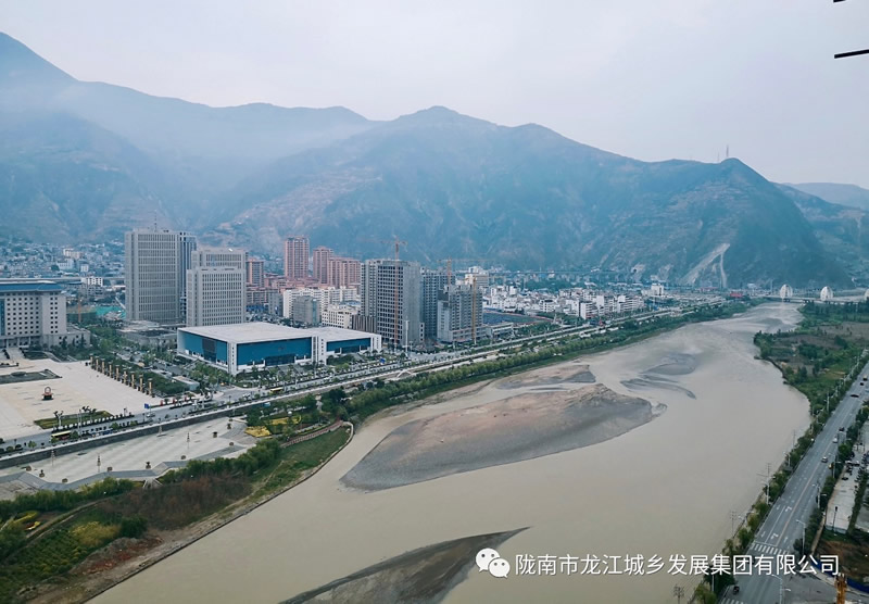 匠心傾注、喜封金頂——龍江?雙子座商住小區(qū)主體順利封頂