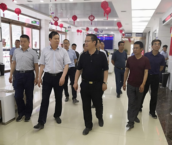 隴南市委常委、組織部部長楊郃調(diào)研指導(dǎo)市龍江城鄉(xiāng)發(fā)展集團(tuán)公司黨建工作