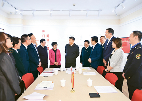 習(xí)近平：堅持、完善和發(fā)展中國特色社會主義國家制度 與法律制度